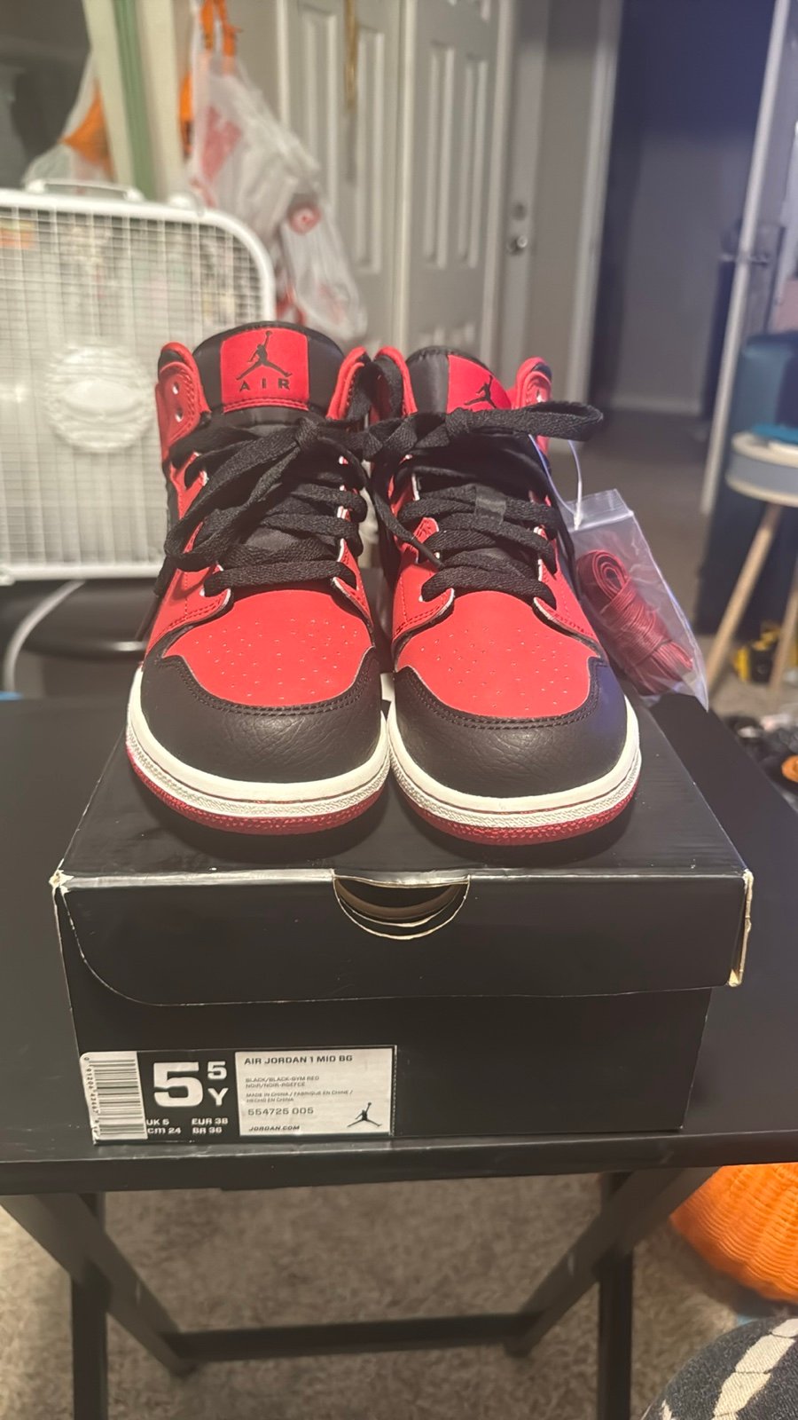 Air Jordan 1 Mid Bred Black Gym Red
