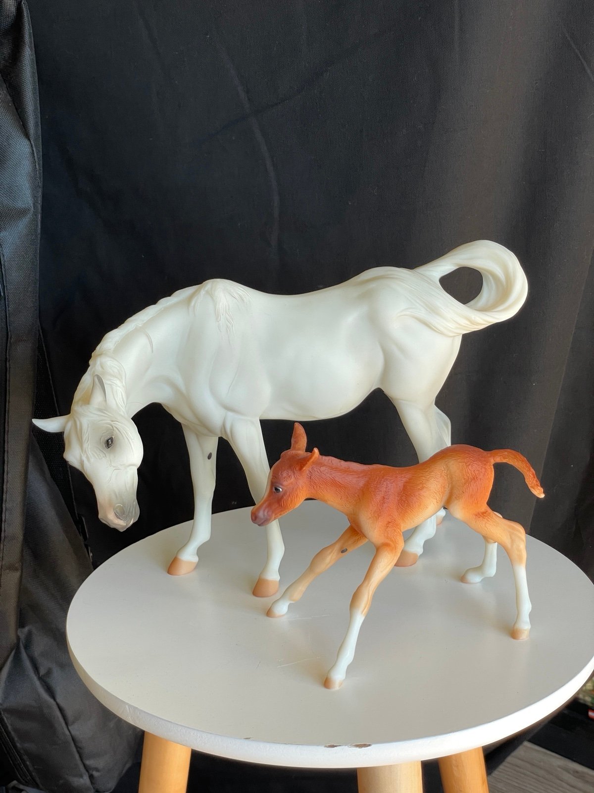 Breyer Mare and foal. Susecion le fire