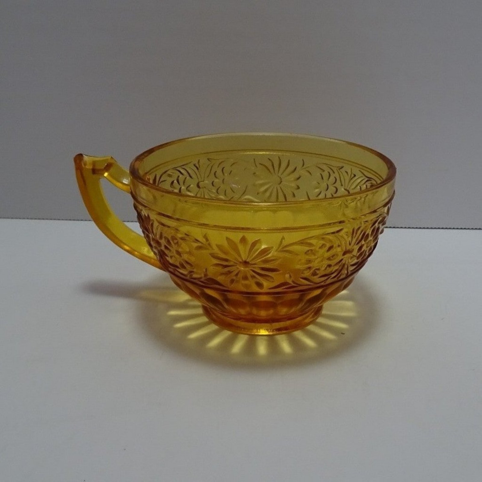 VTG 1930's Indiana Depression Glass Daisy #620 Amber Cup Glass Mug Teacup C