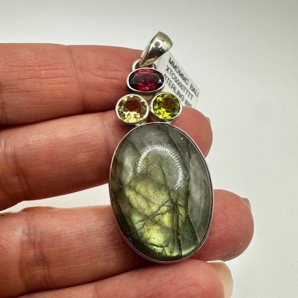 NWT Labradorite cabochon with faceted multi-gemstone pendant in Bali 925!