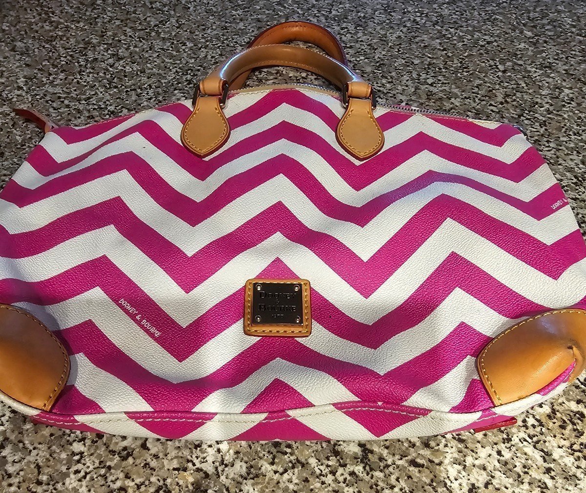 Dooney & Bourke handbag nwot pink/white