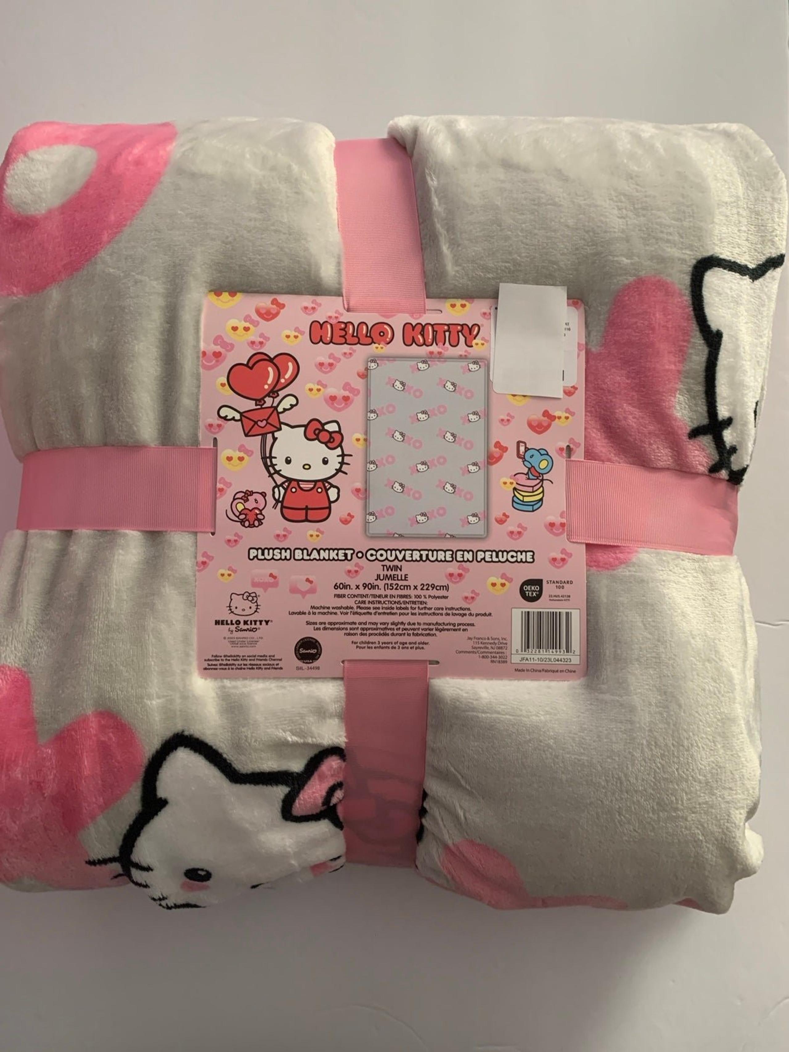 Hello Kitty Valentines XOXO Blanket