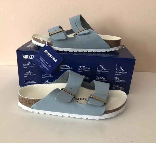 Birkenstock Arizona leather sky blue sandal. Size: 9, 40