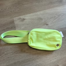 Faded Zap NWT Lululemon Everywhere Belt Bag 1L
