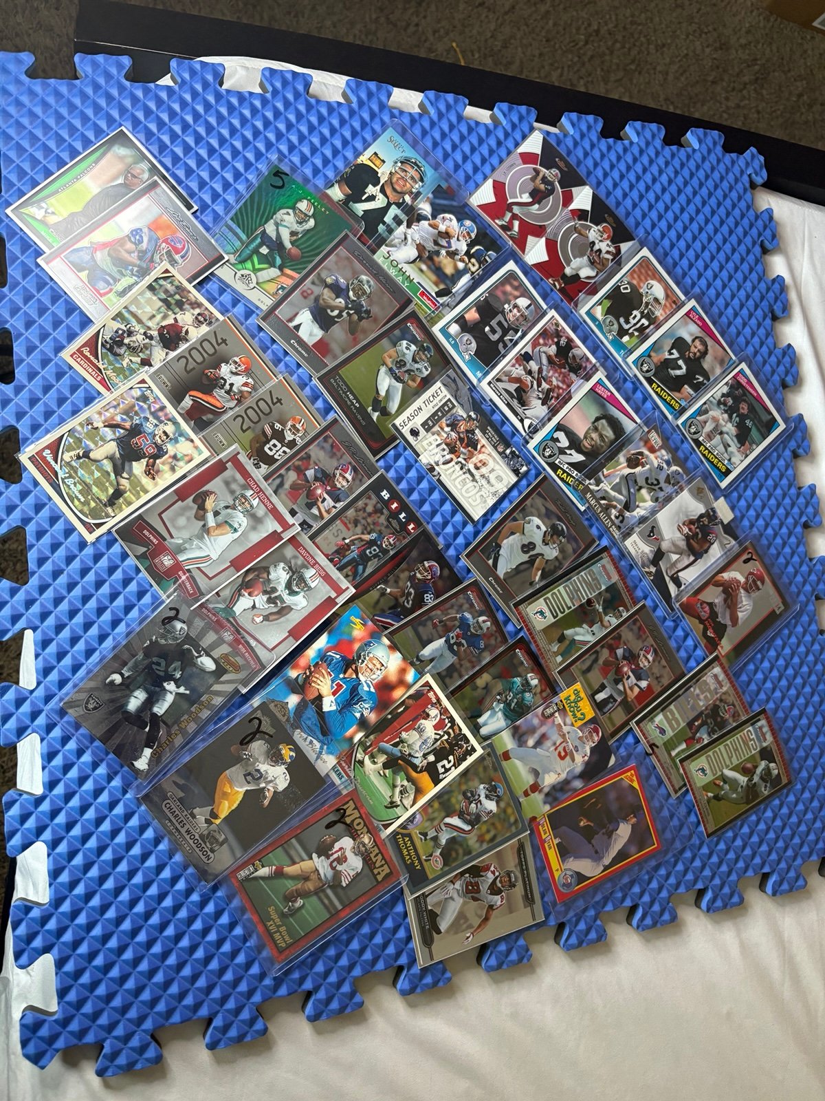FOOTBALL CHROME CARDS , BOWMAN, JOE MONTANA , AJ FEELEY #’d , INSERTS NOLAN RYAN