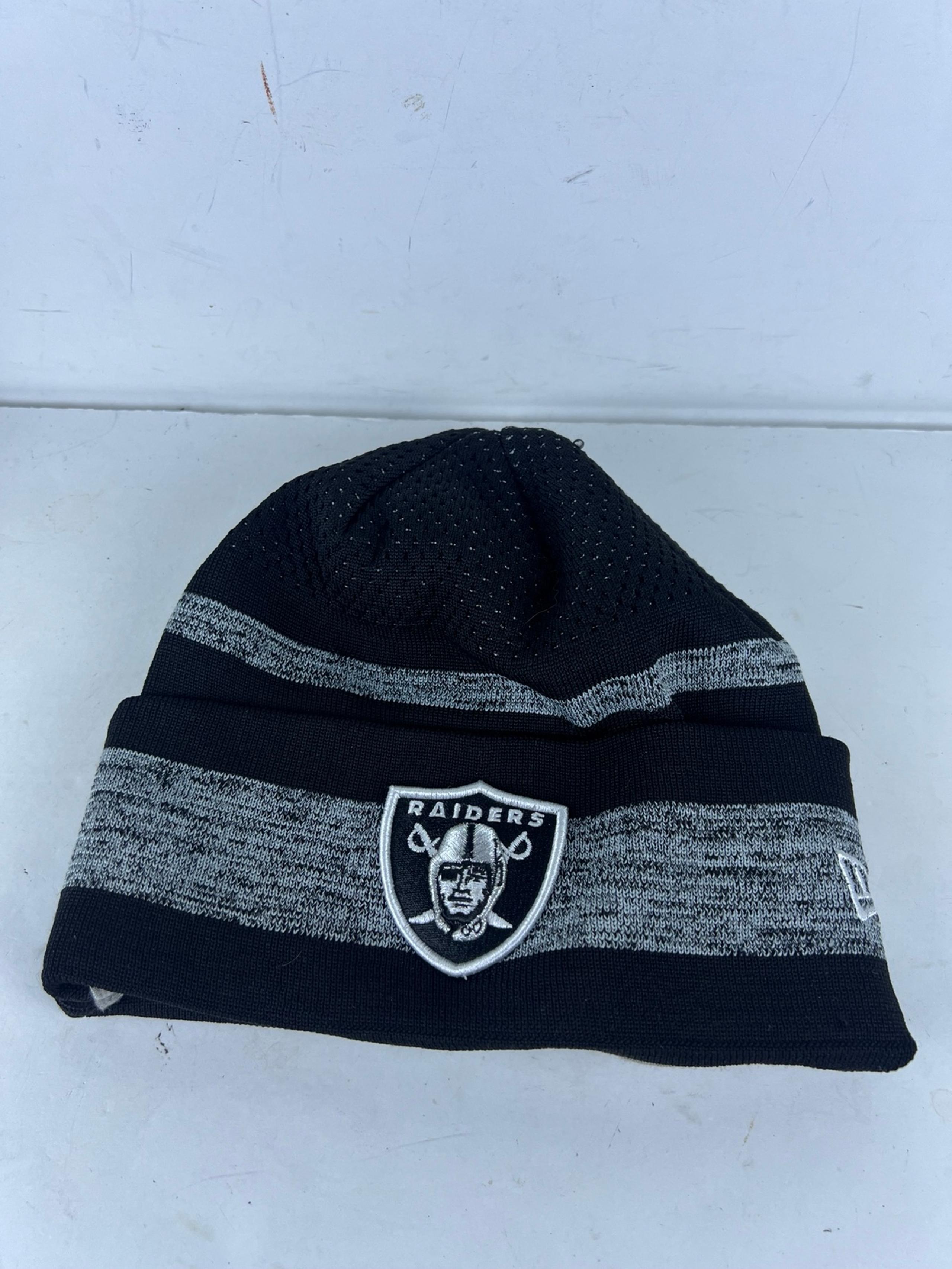 Men's Las Vegas Raiders New Era Black 2021 NFL Sideline Tech Cuffed Knit Hat