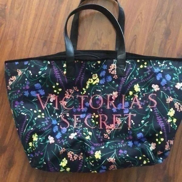 NEW Large Victoria’s Secret tote bag floral