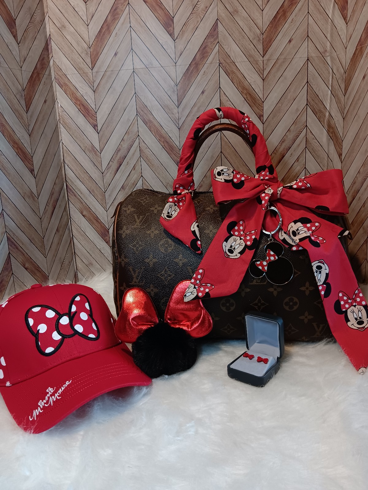 Disney Fun Travel Box-Shop my Closet