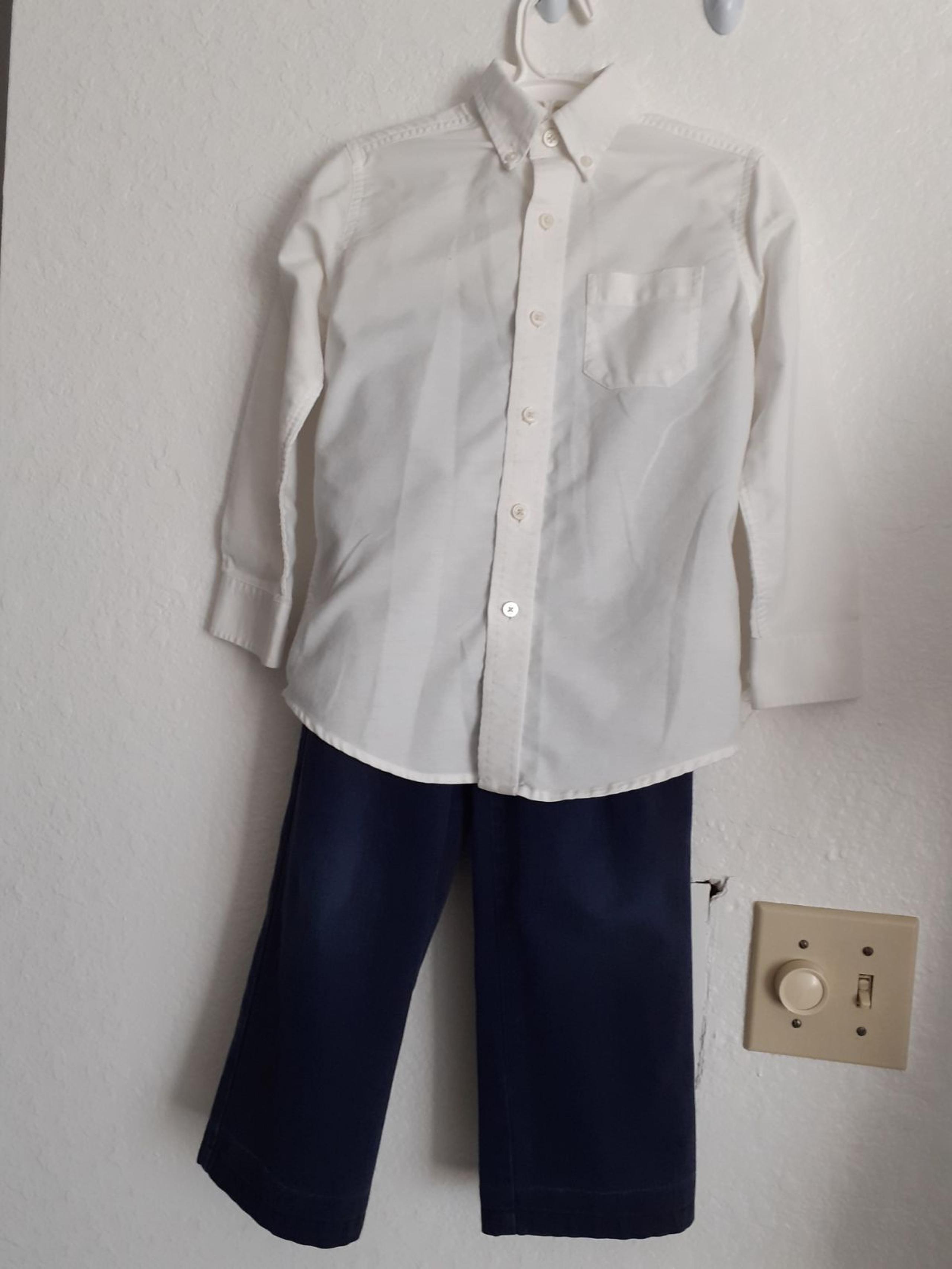 ser of 2 pcs. boys Dockers Pants & George shirt ( blue-white). sz.5