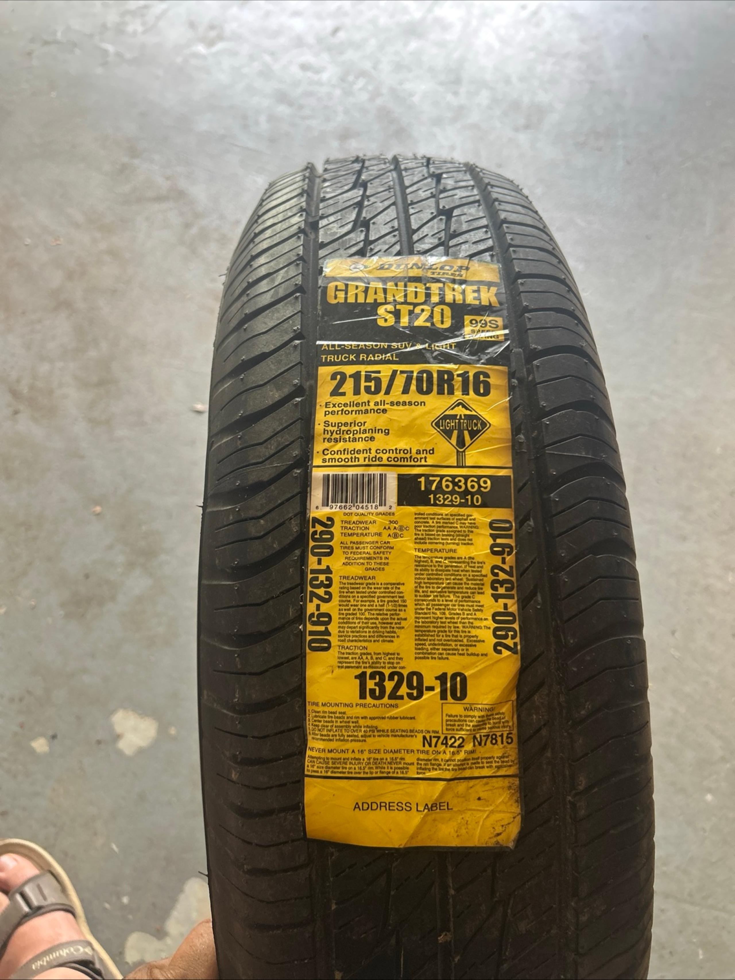 1 New Dunlop Grandtrek ST20 Tire 215/70R16 99S BW 2157016
