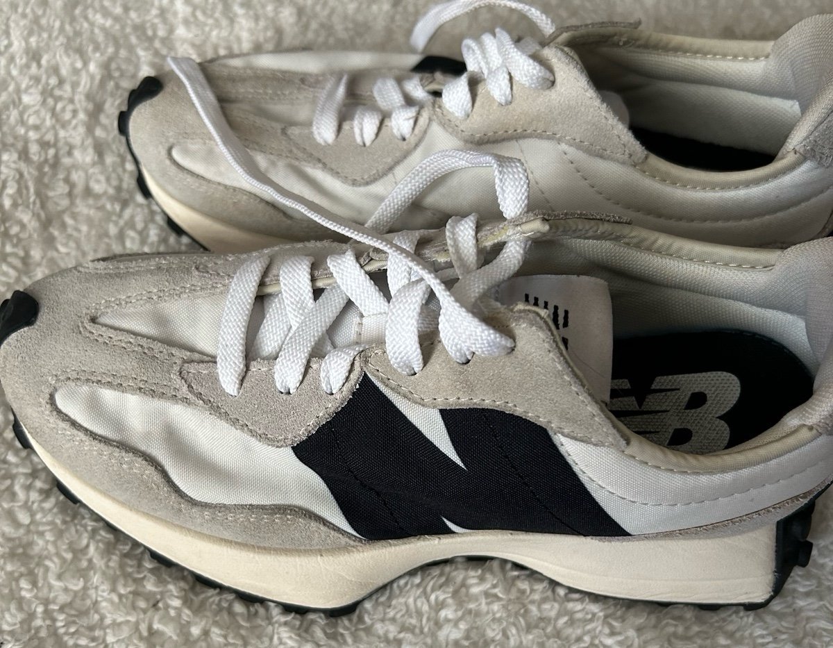 New Balance 327