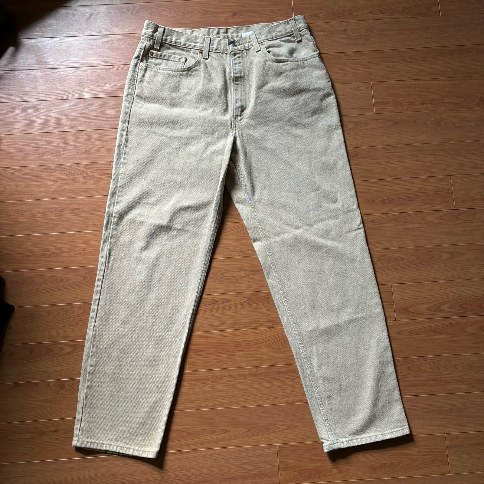 VTG Levi 550 Tan Relaxed Fit Jeans size 38