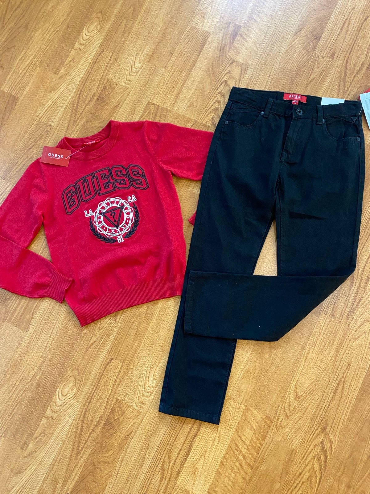 New boys guess Sz 8 sweater, black jeans