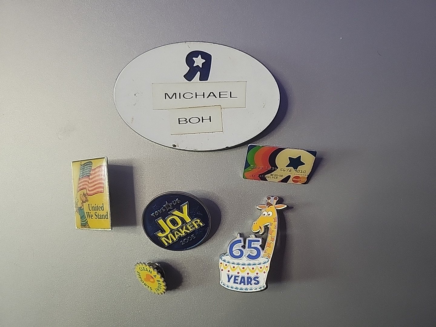 Toys R Us TRU Pin Name Tag Lot used good condition