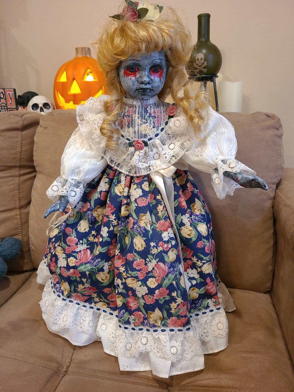 Creepy Horror Porcelain Doll (large)