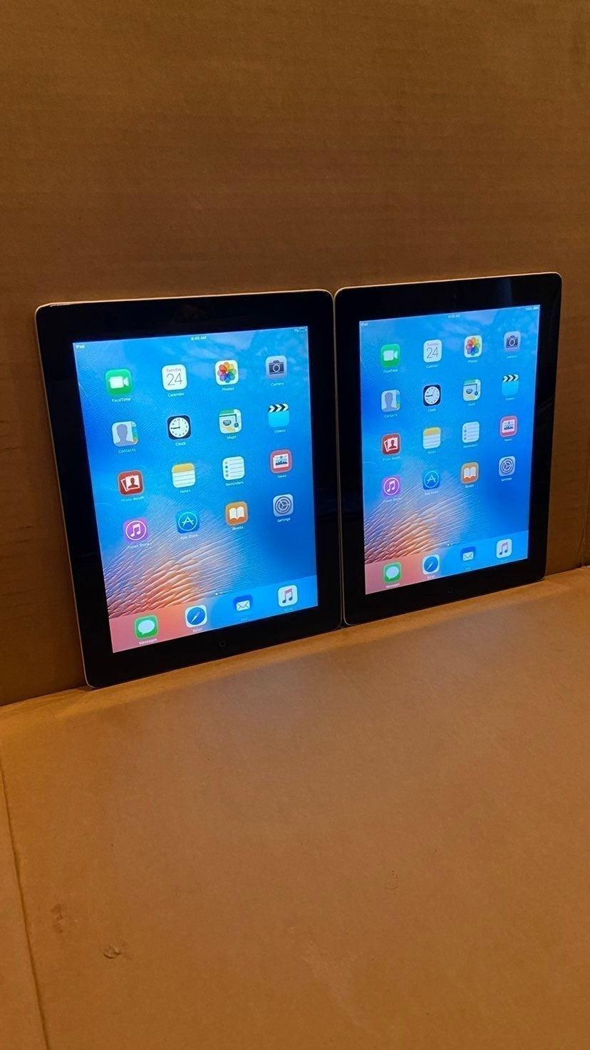 Lot of 2 - 64GB Apple iPad 2nd Gen WiFi Tablets 9.7 - FAST SHIPPING