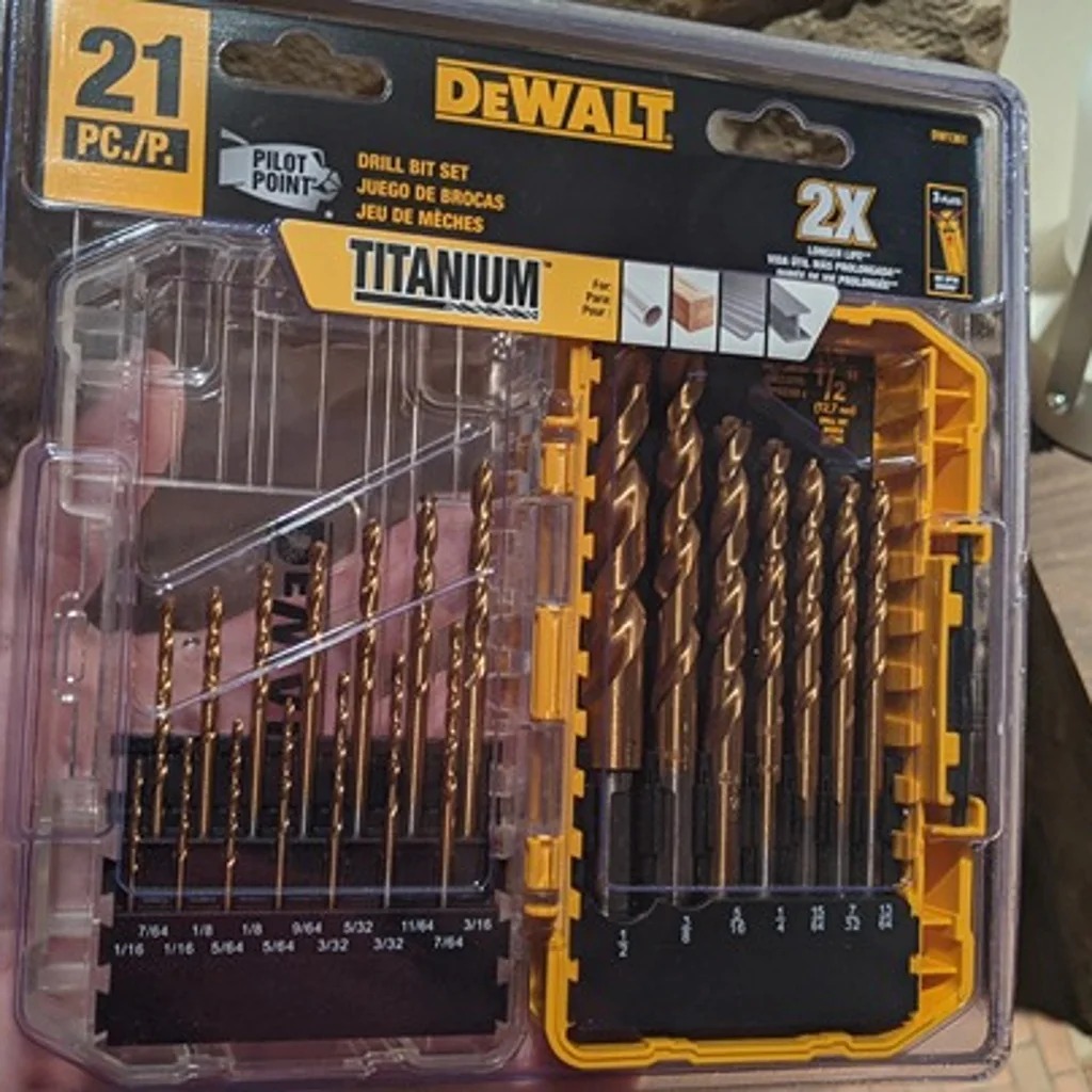 DEWALT Titanium Nitride Coated Drill Bit Set, Pilot Point, 21-Piece - NEW