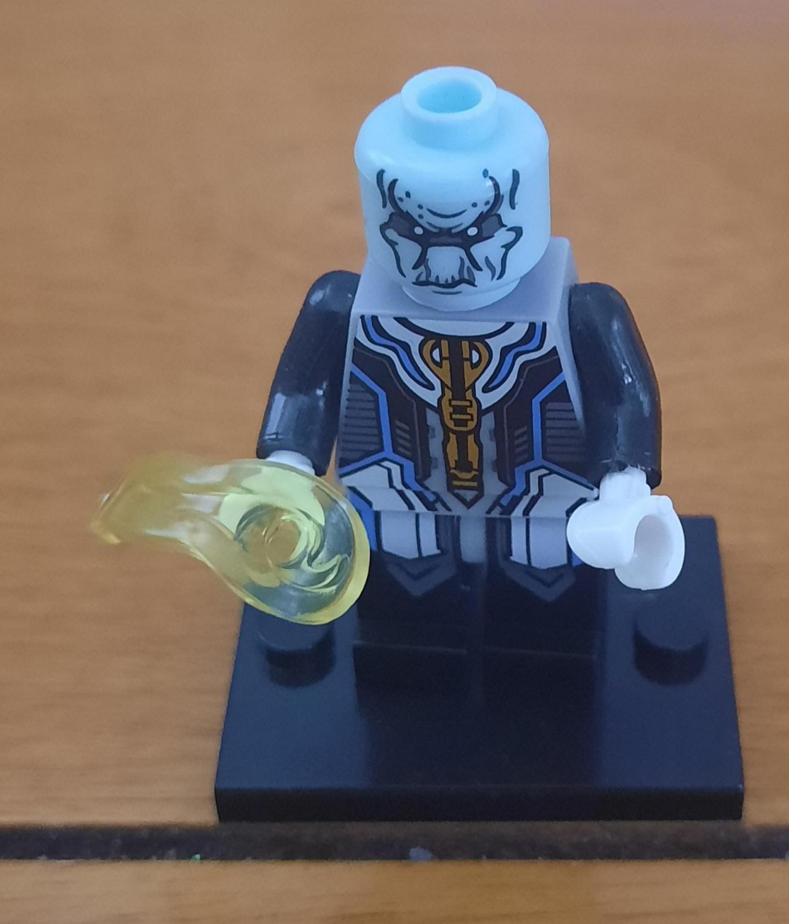 Ebony Maw Mini Figure by Building Block