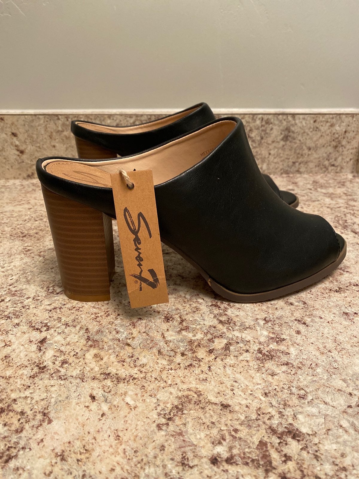 BRAND NEW Seven7 Mexx Mule Size 10 Camel