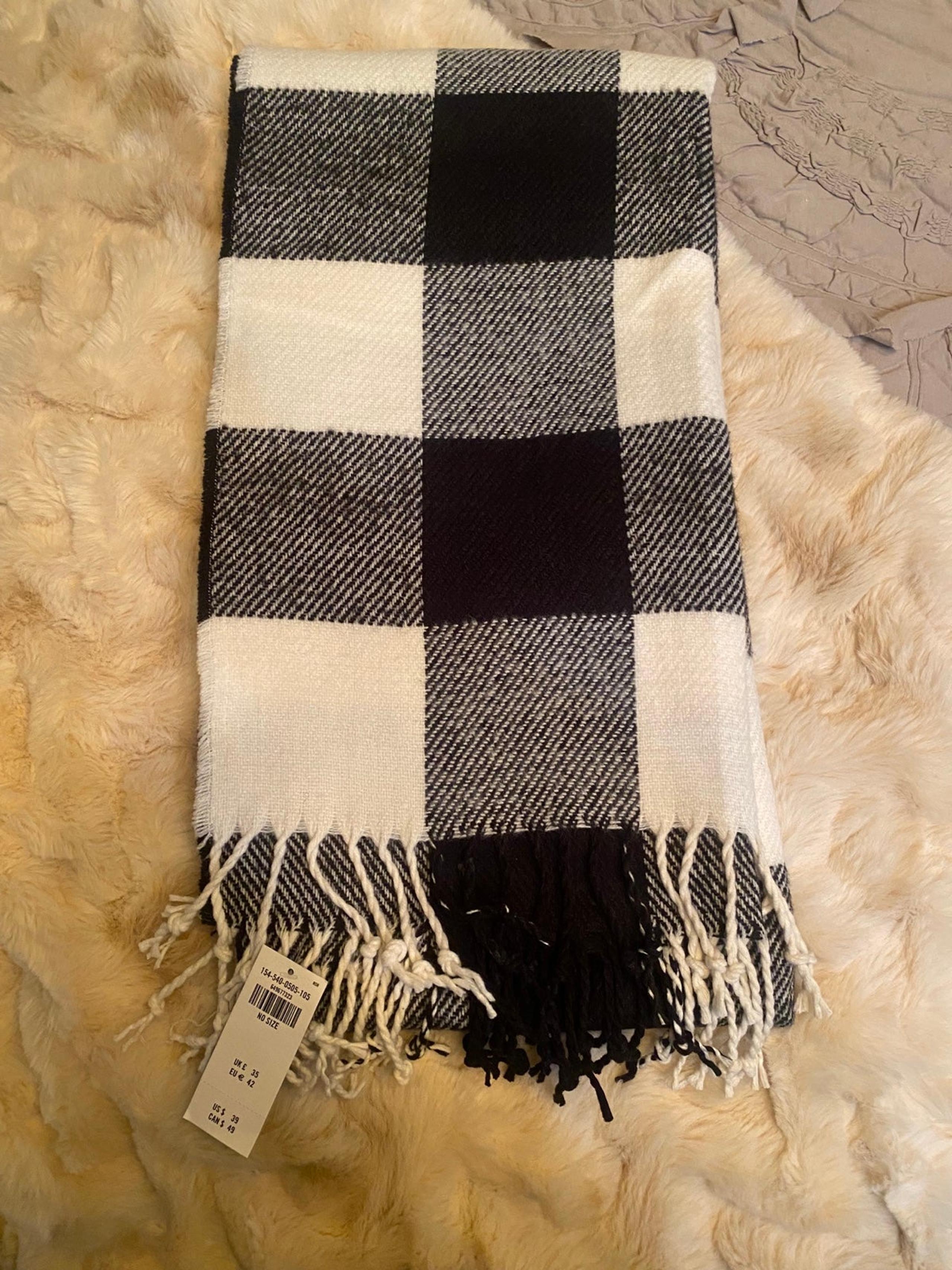 NWT Abercrombie & Fitch Scarf