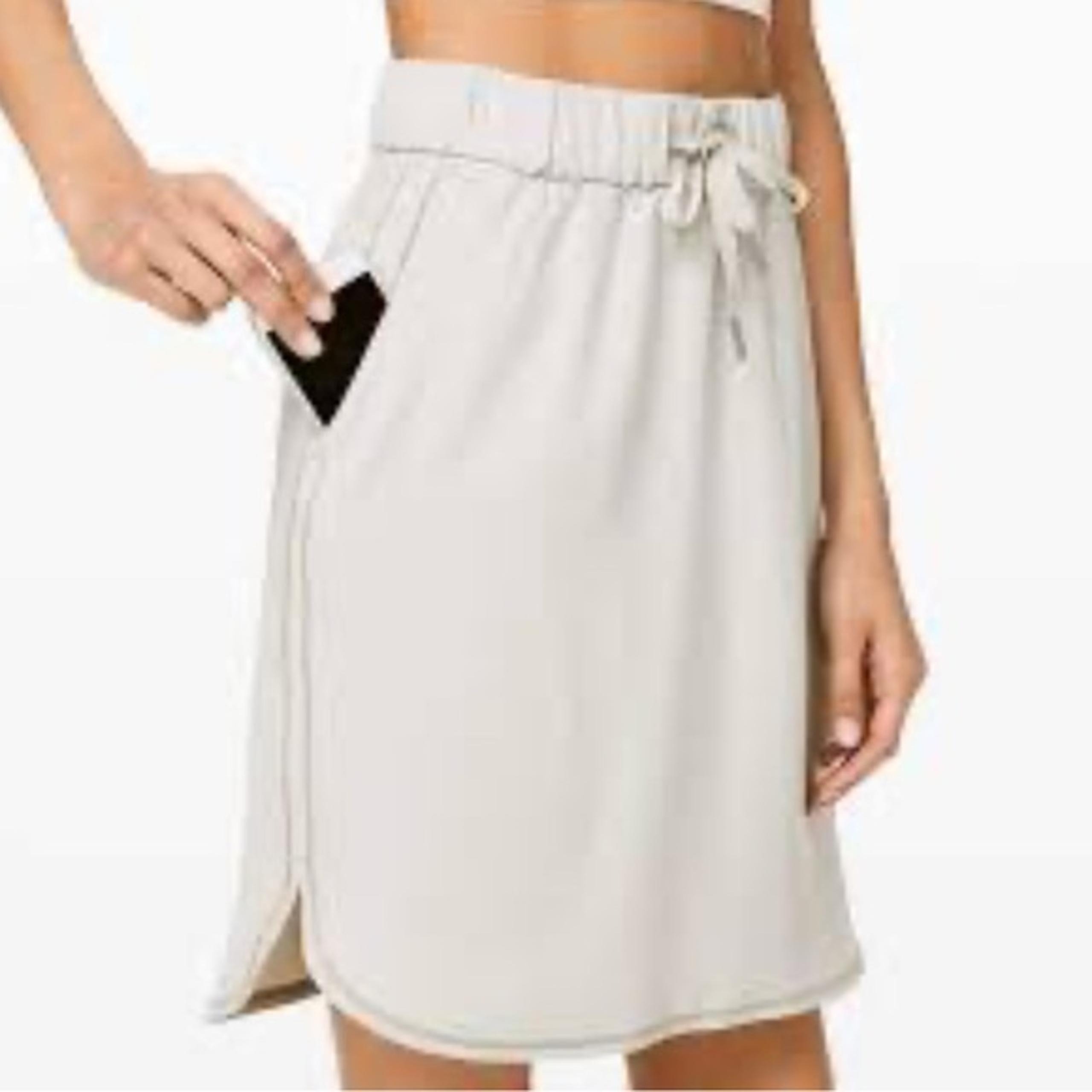 New Lululemon khaki On the Fly skirt 6 athletic