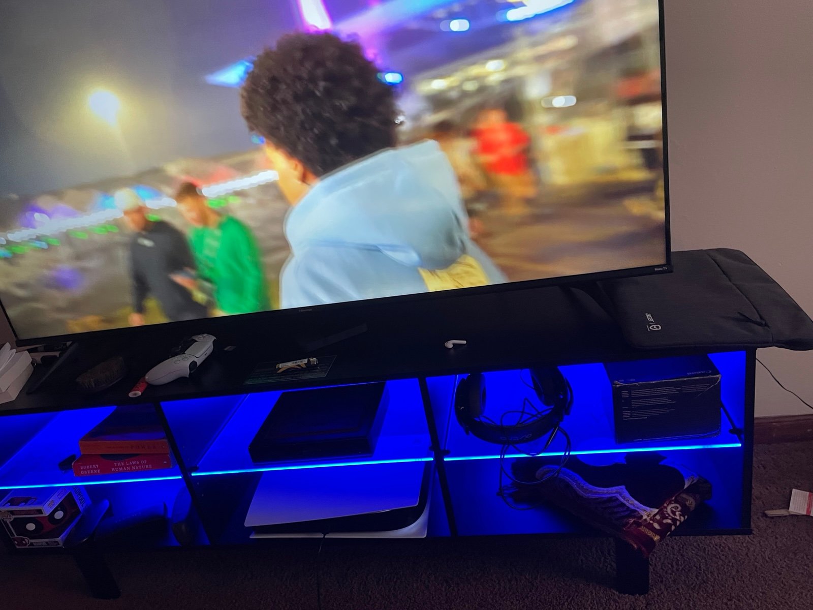 Roku tv 65 inch and tv stand