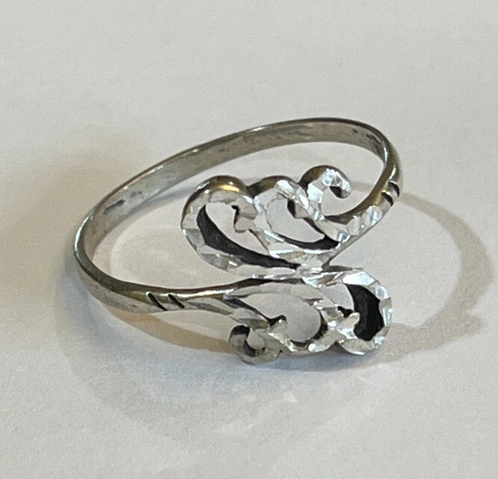 Sterling Silver 925 Etched Scroll Swirl Ring Size 9.25 C136