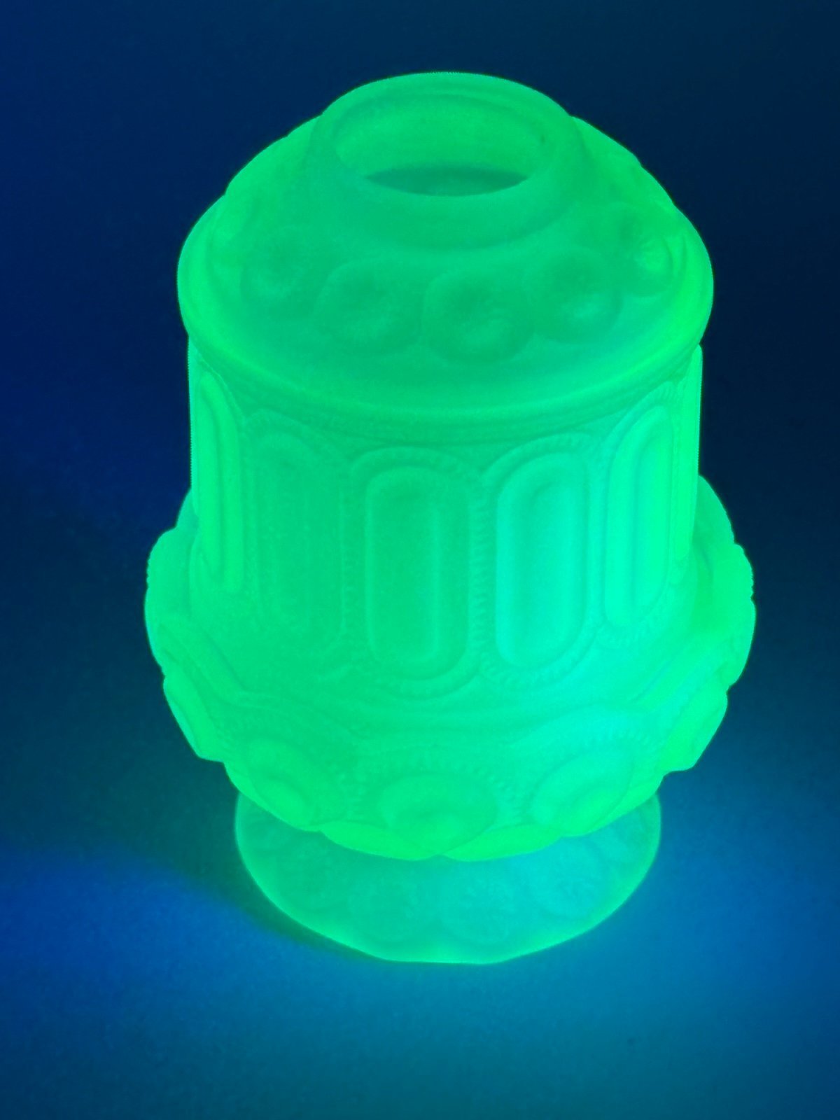 Weishar Mini Uranium Glass Neon Green Satin Frosted Fairy Lamp