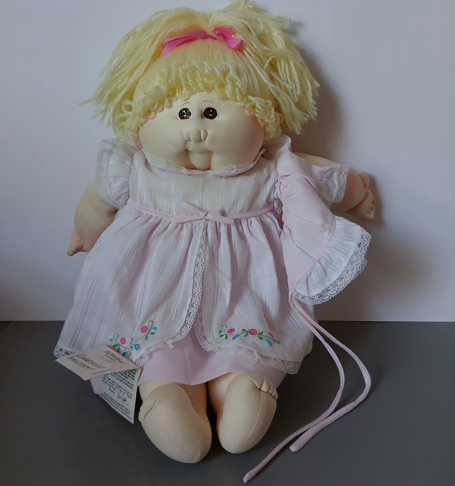 Vintage 1978 XAVIER ROBERTS The LITTLE PEOPLE Soft Sculpture GIRL DOLL SIGNED.