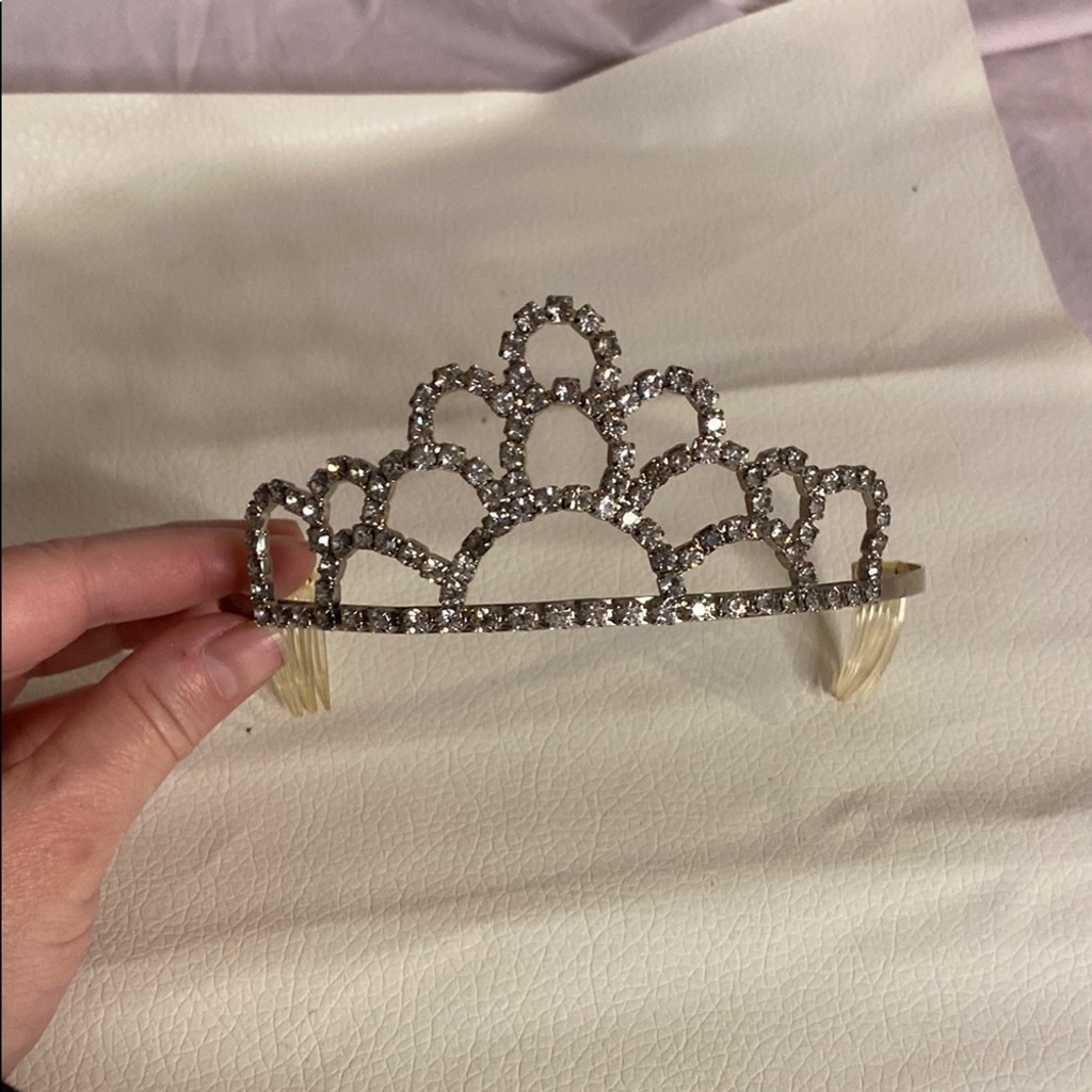 Vintage Elegant Silver Crystal Tiara Rhinestone Crown Headband for Pageants