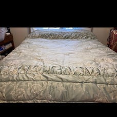 Queen Comforter