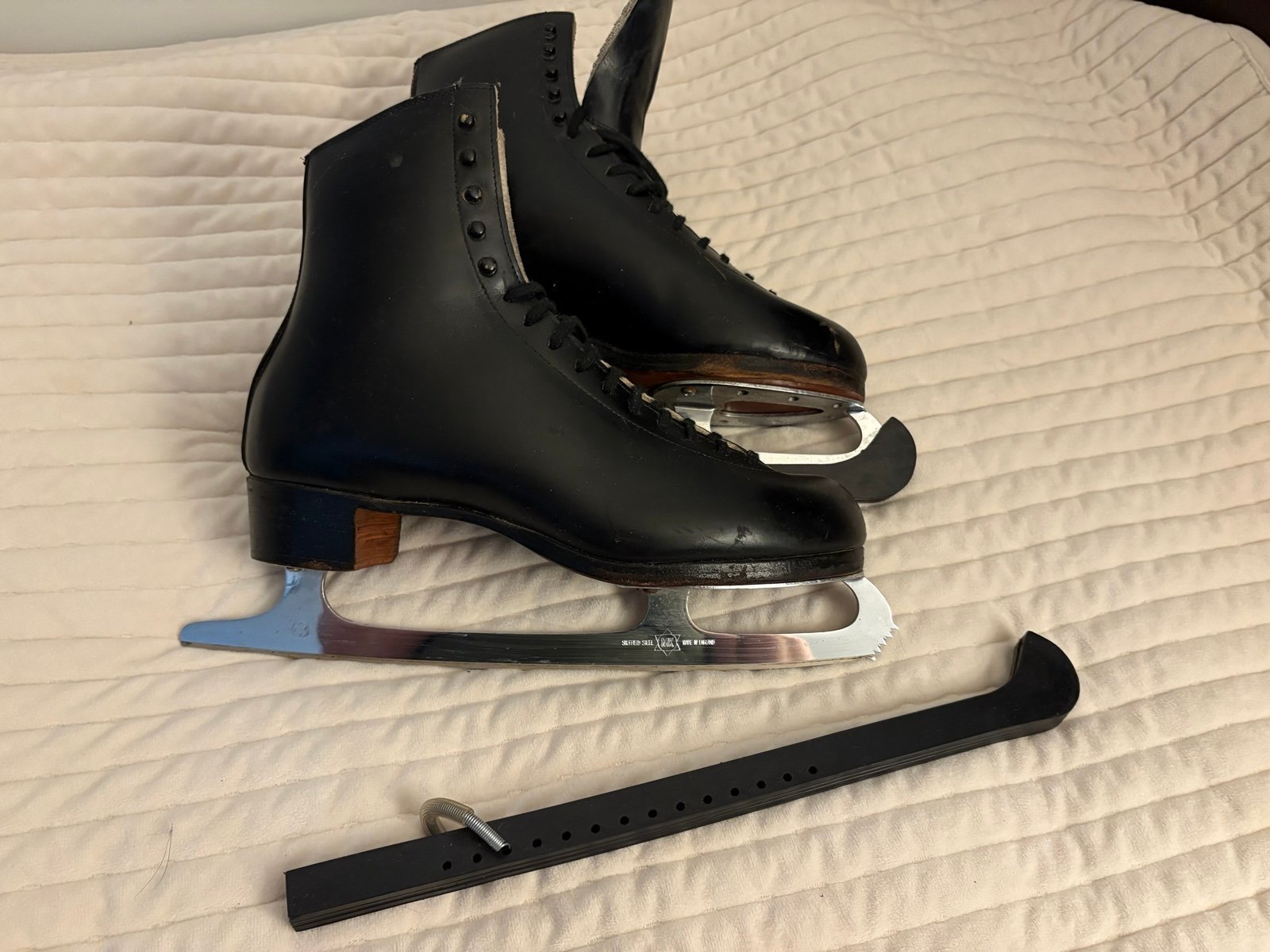 Reidell 375 Men’s Black Figure Skates - Size 10