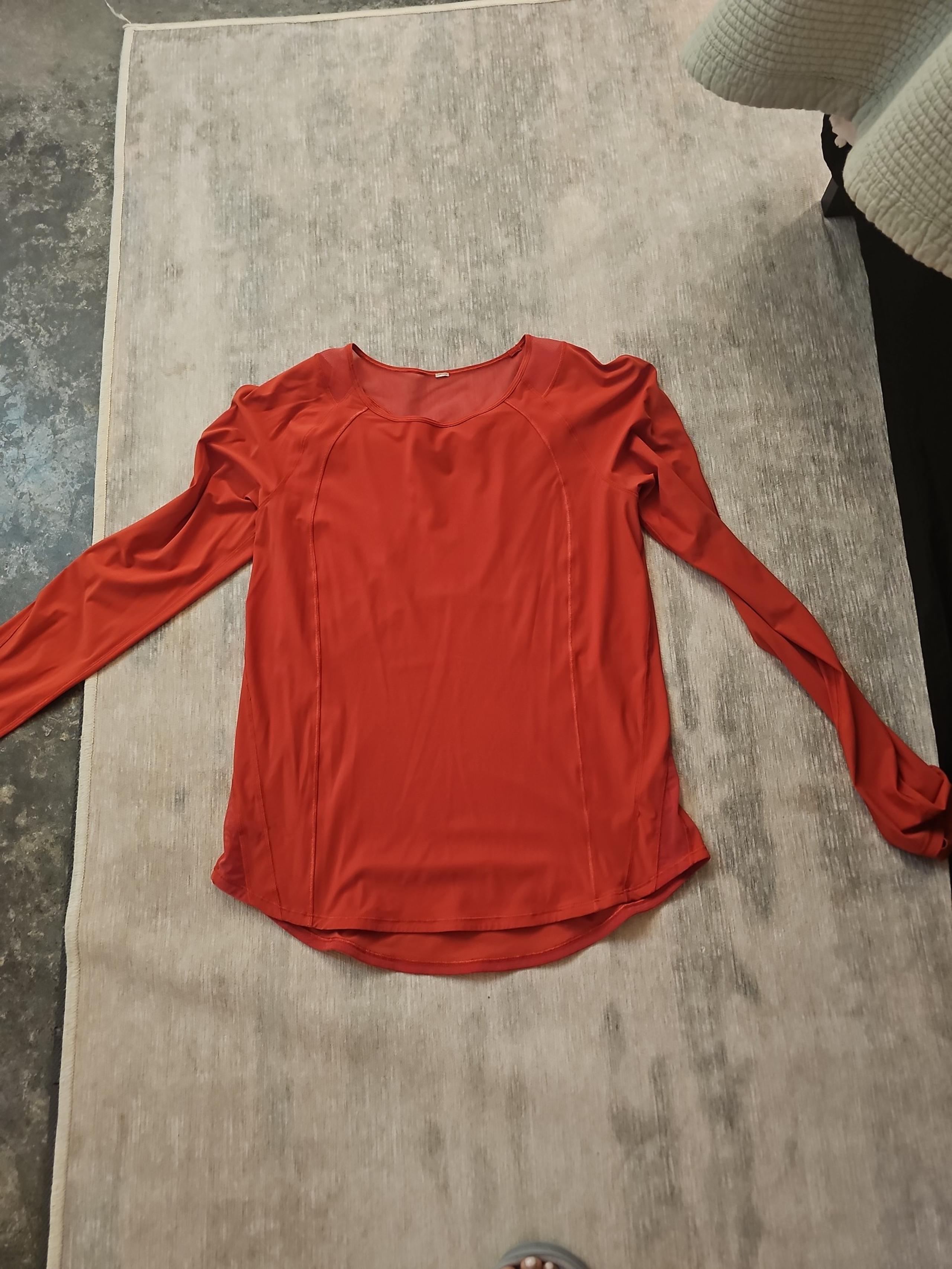 Size 8 lululemon long sleeve tee