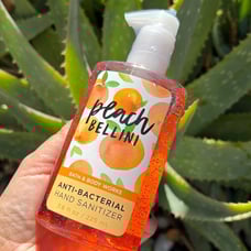 Bath and Body Works sanitizer peach Bellini antibacterial gel