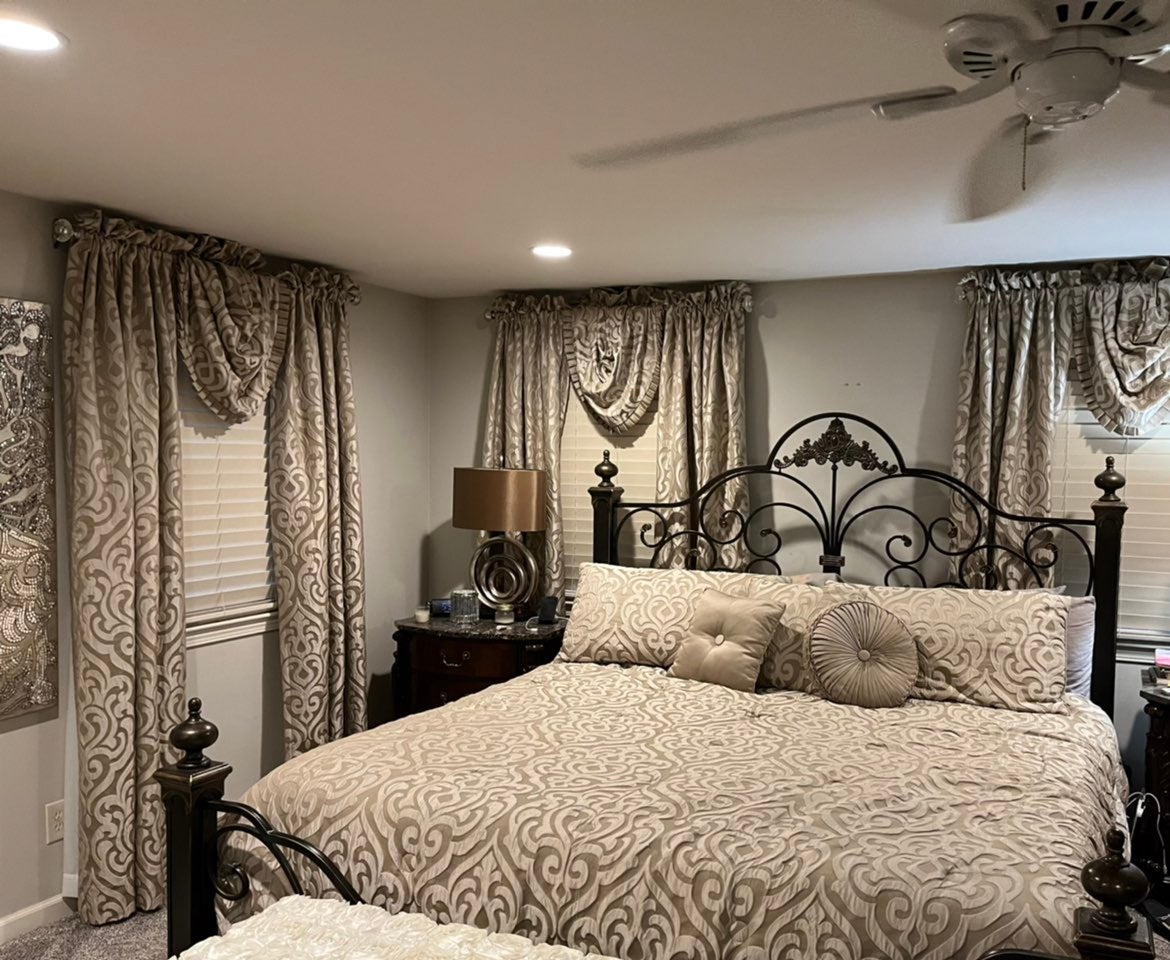 King-size J. Queen Astoria Bedding Ensemble