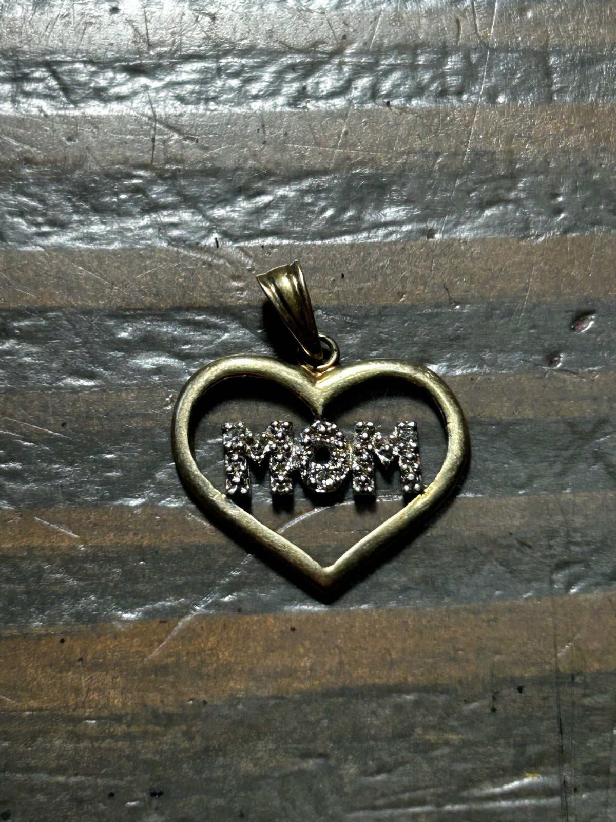 Diamond “Mom” Pendant 10kt JJT