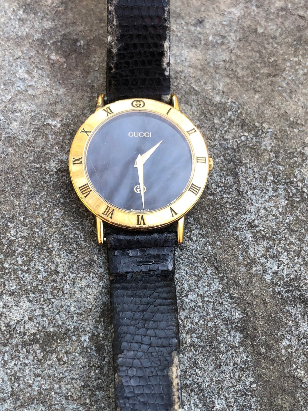 Gucci vintage watch gold plated musuwn w