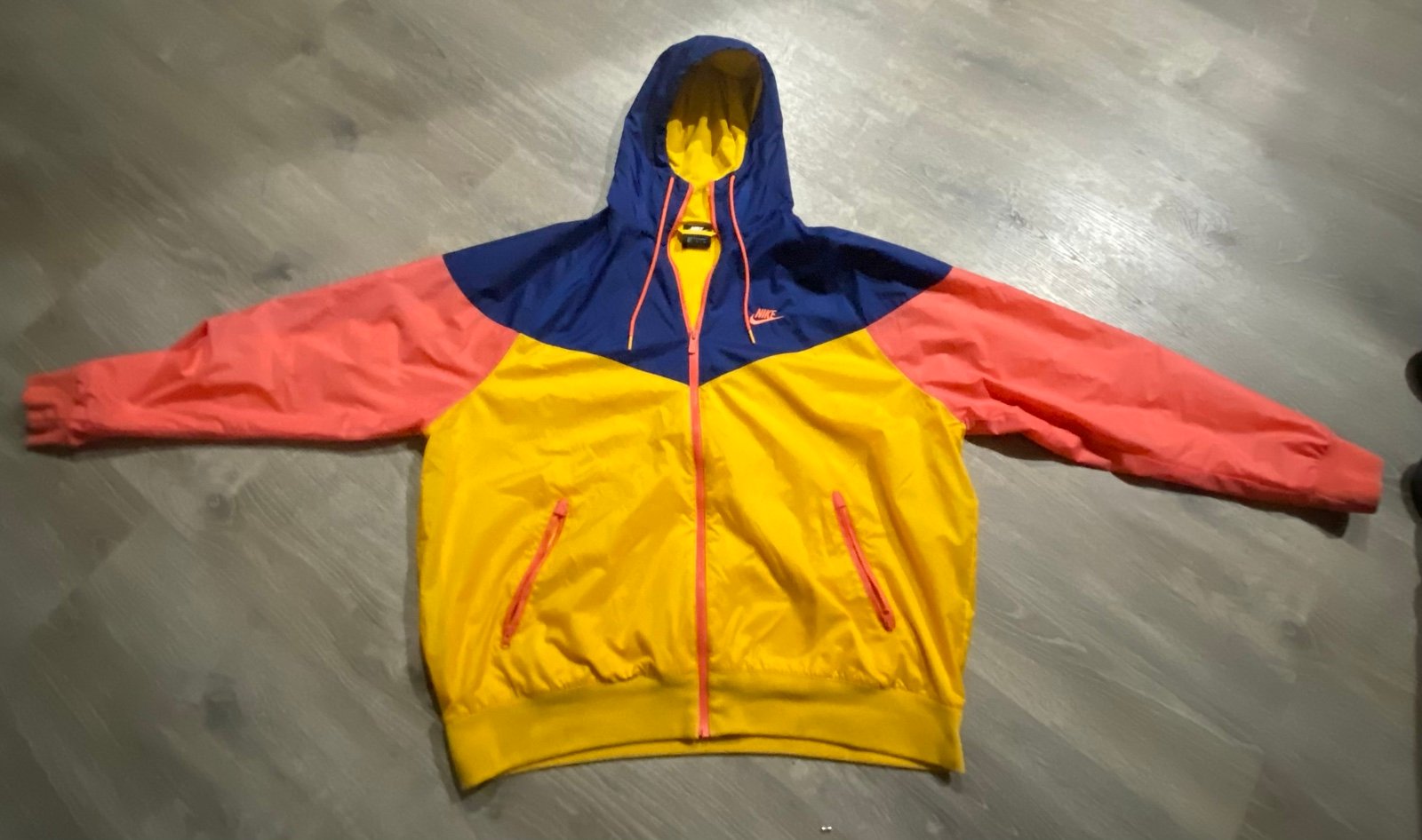 nike windbreaker