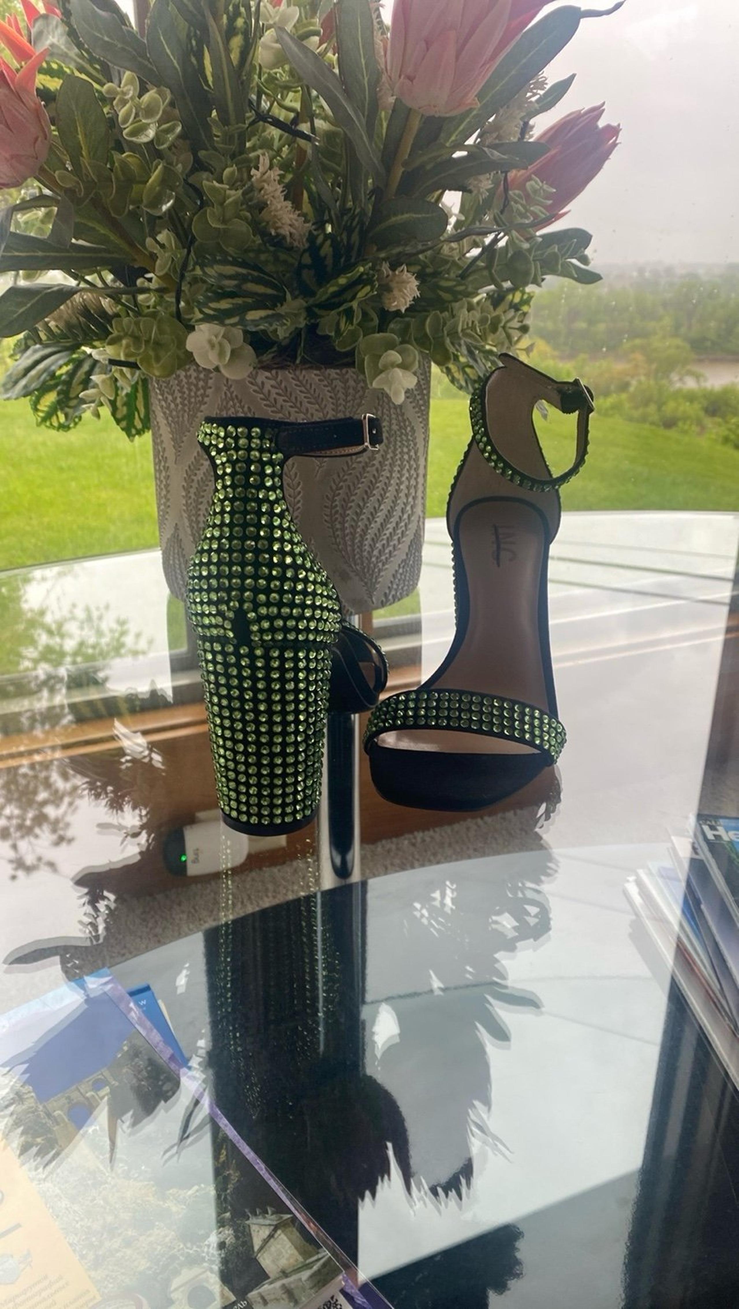 New I.N.C International Concepts dressy Heels shoes size 6,5 M in black green