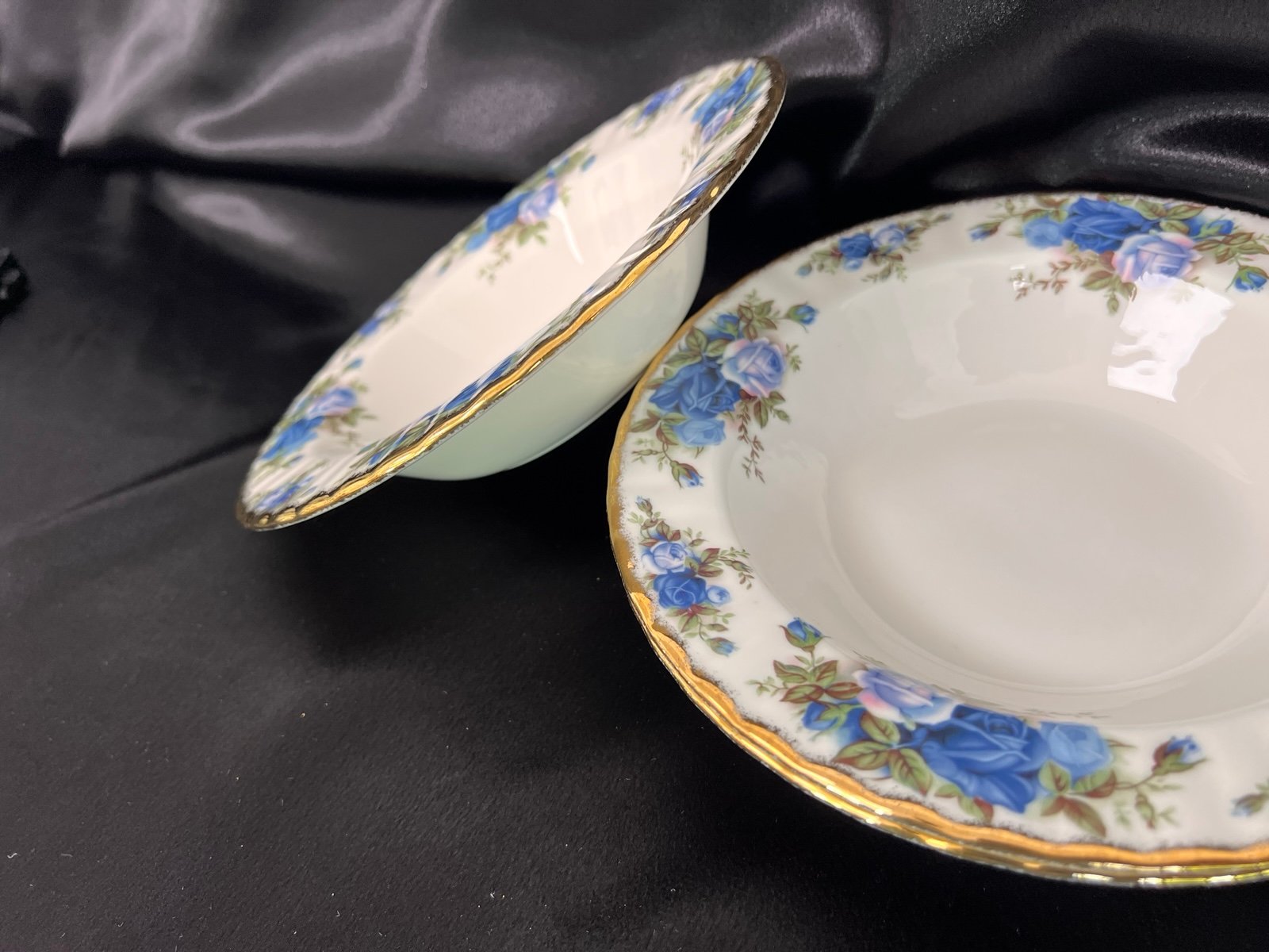 Gorgeous Royal Albert Bone China England-Moonlight Rose - Soup Bowls Set Of 4