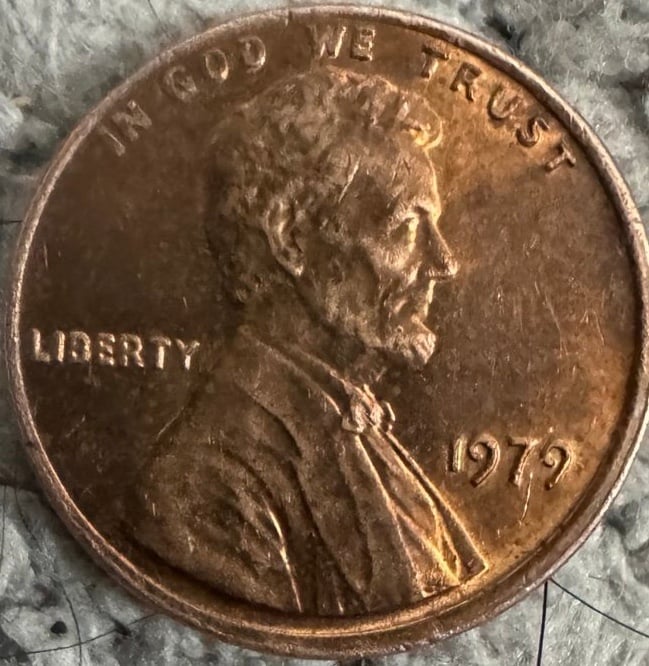 1979 One Cent Coin no mint mark penny off center punch w/ close AM