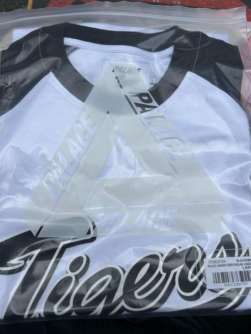 PALACE Hanshin Tigers Raglan Longsleeve