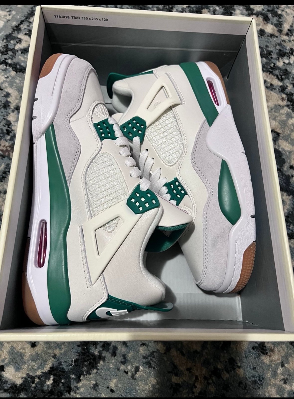 Jordan 4 SB