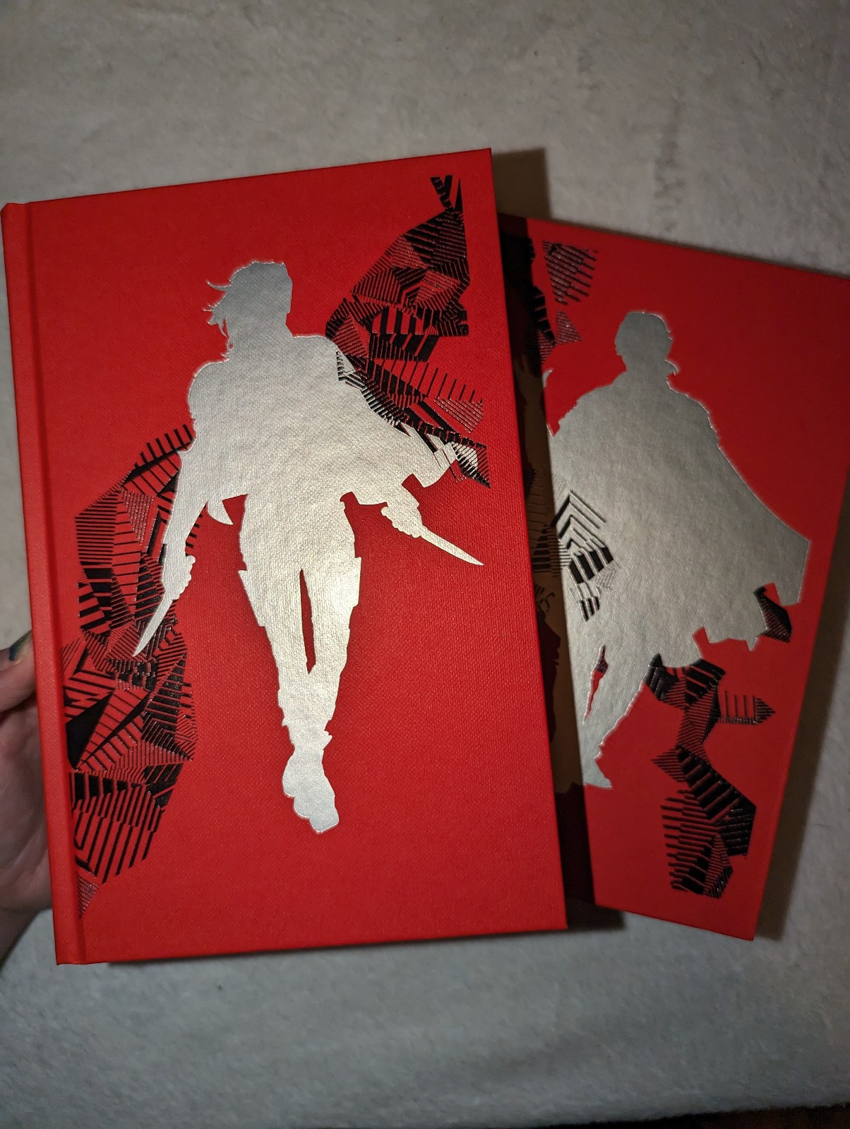 Illumicrate A Gathering of Shadows & A Conjuring of Light - Signed