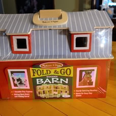Melissa & Doug Fold & Go Barn