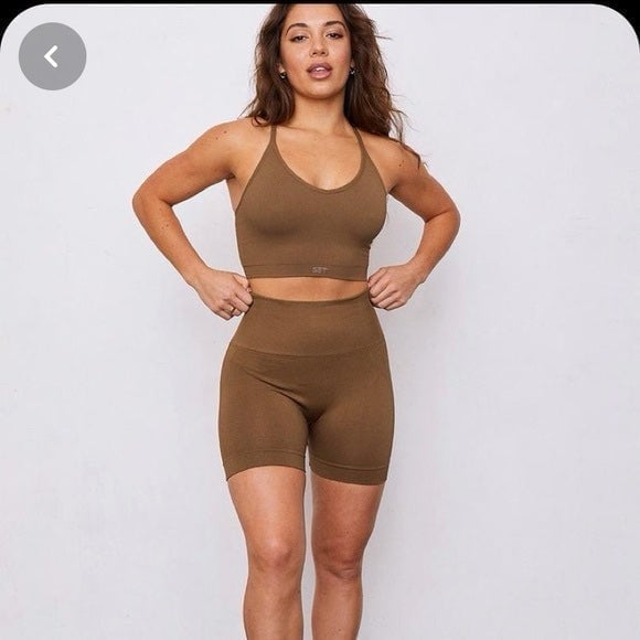 Set Active Penny Top + Shorts Set