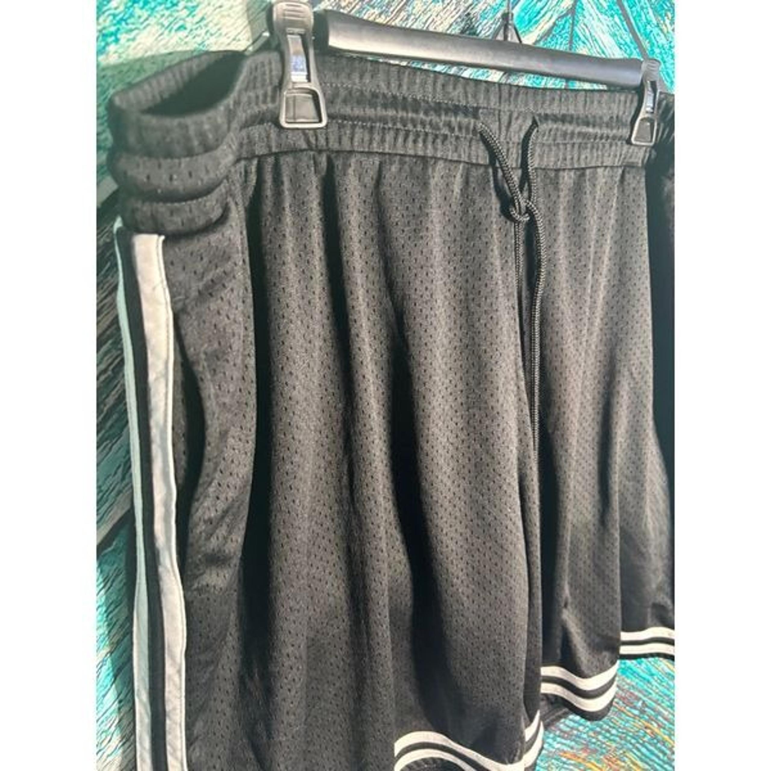 No Boundaries Athletic Basketball Shorts Drawstring Pockets Mens Size 3XL EPC

E