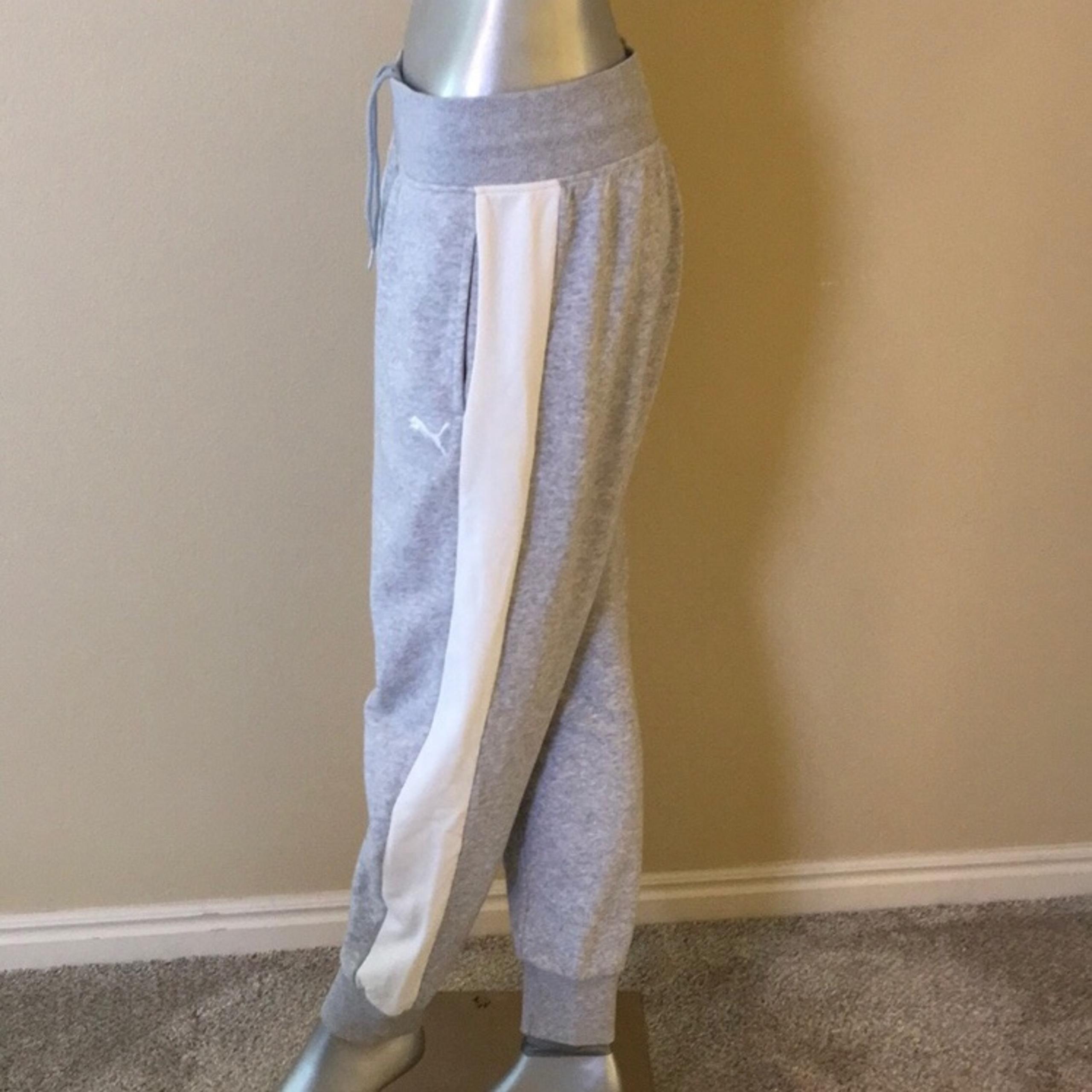 PUMA | Side Stripe Jogger Sweats / Sweatpants