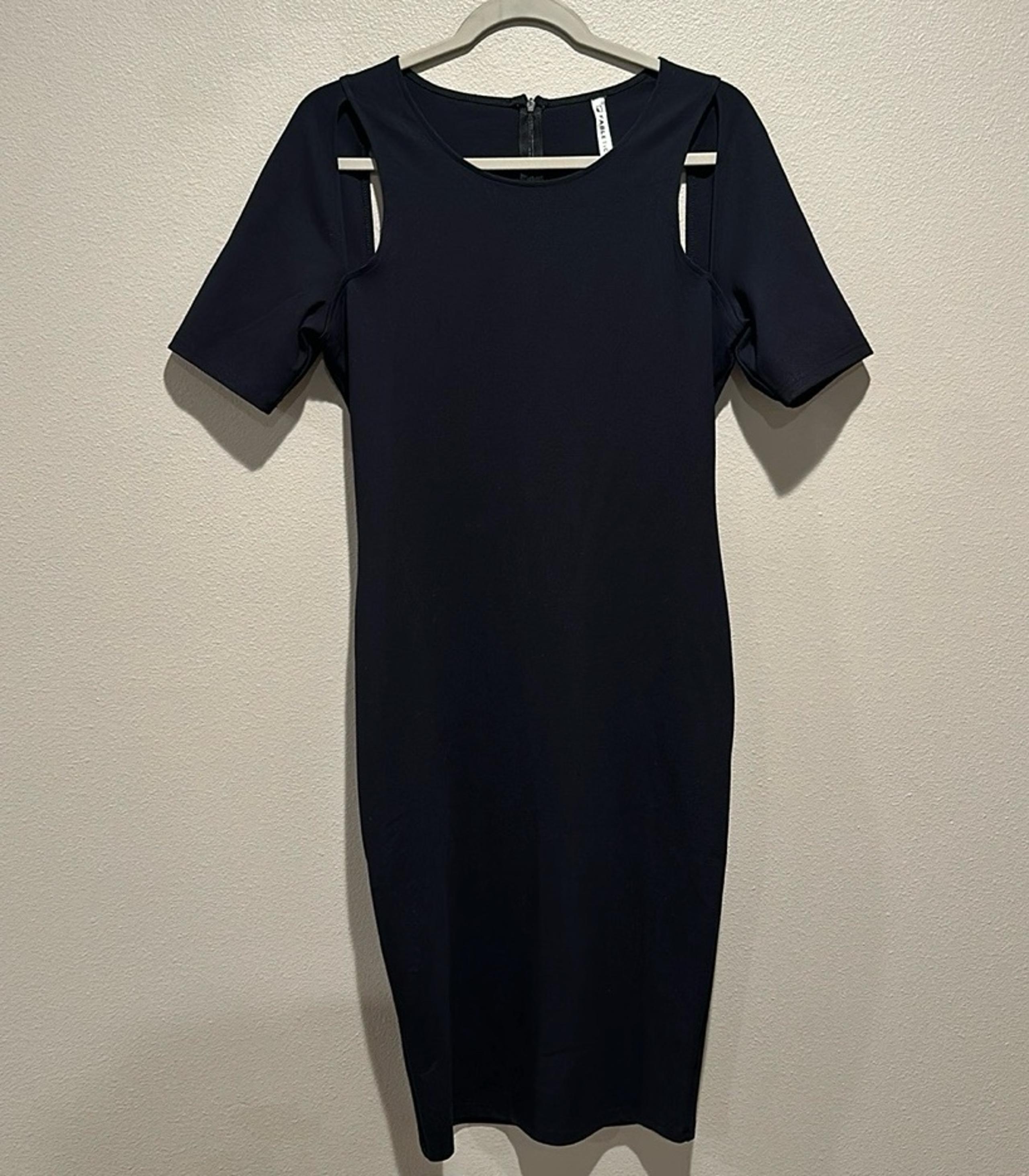 Fabletics short sleeve dress size: medium