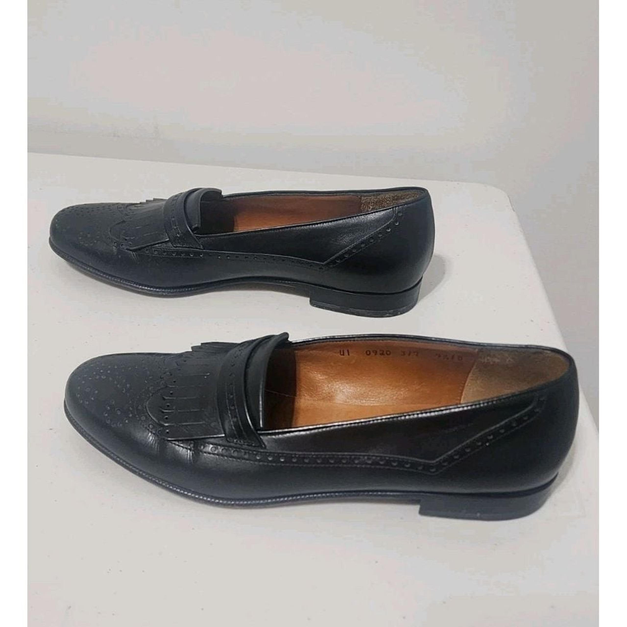 Salvatore Ferragamo - Black - LEATHER LOAFERS -  SIZE 9.5 D Italy Made
